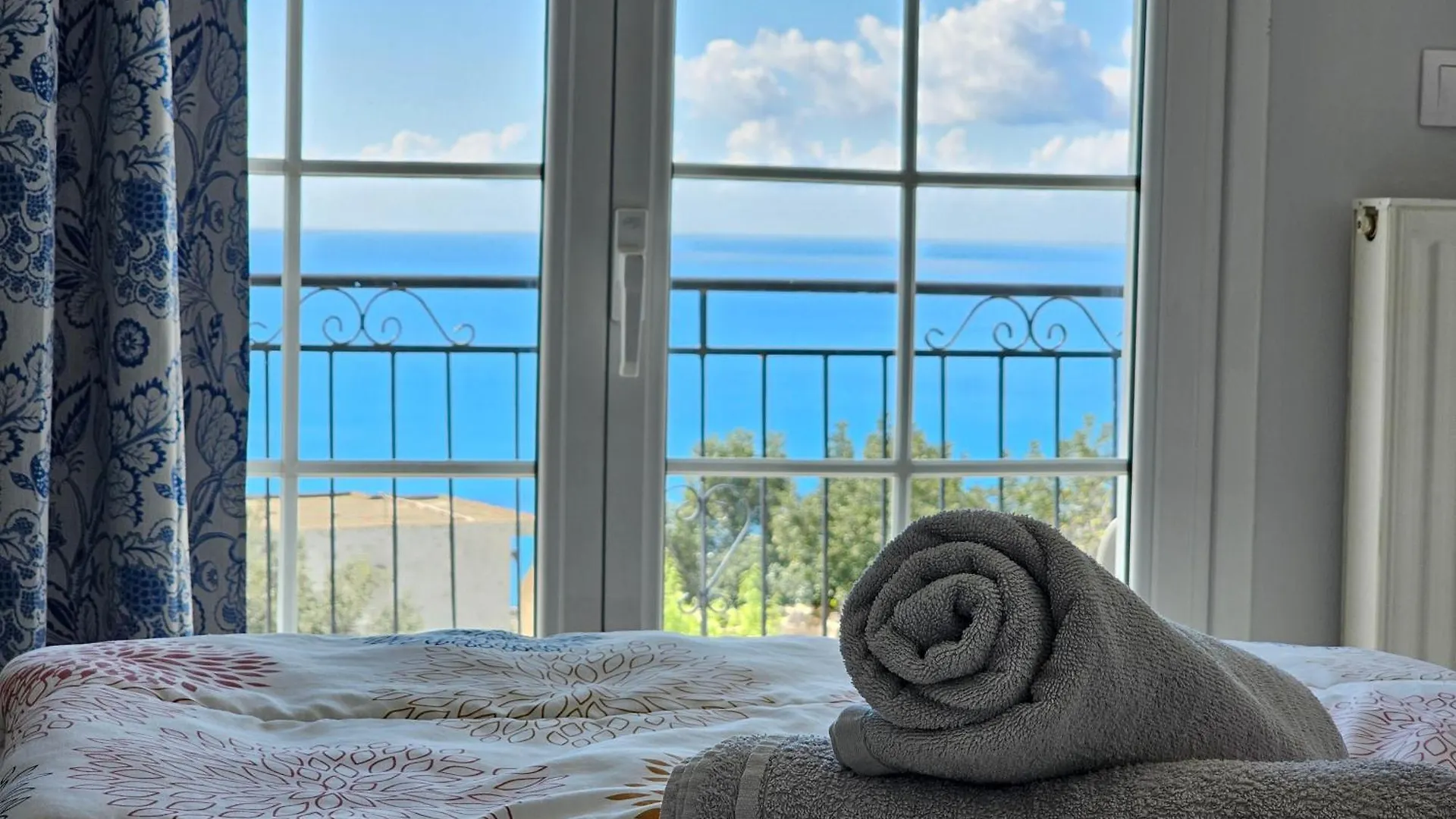 Holiday home Come And Sea Apartment Vlachata